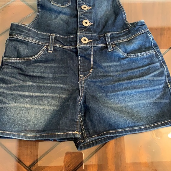 Levi shorts size 12 - Picture 2 of 8